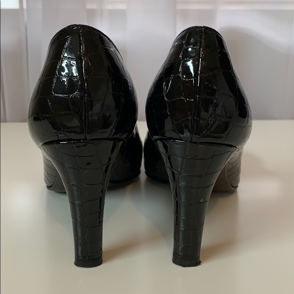 ❌SOLD❌Stuart Weitzman heels - Picture 4 of 8